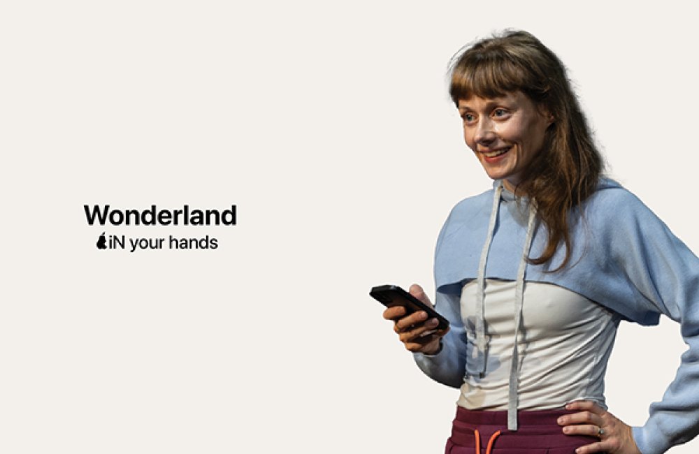 DIVADLO ZA ZRKADLOM / WONDERLAND (PERFORMANCE)