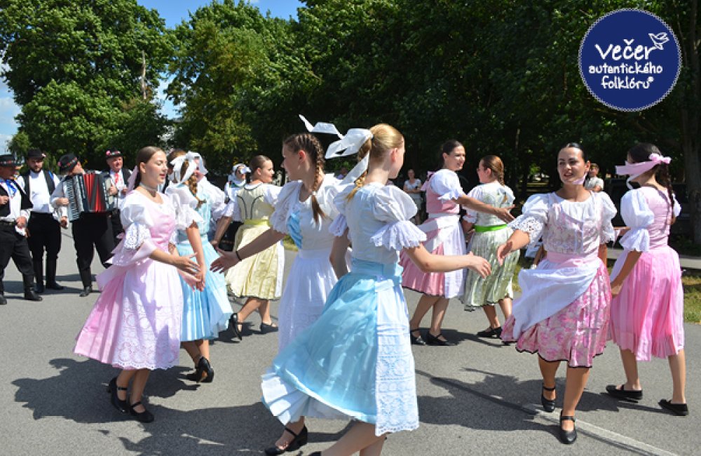VEČER AUTENTICKÉHO FOLKLÓRU - predstavujeme vám Obec Maňa